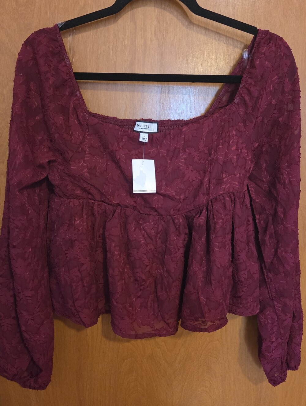 Discreet New York Burgundy Long Sleeve Textured Peasant Blouse, Size L, NEW